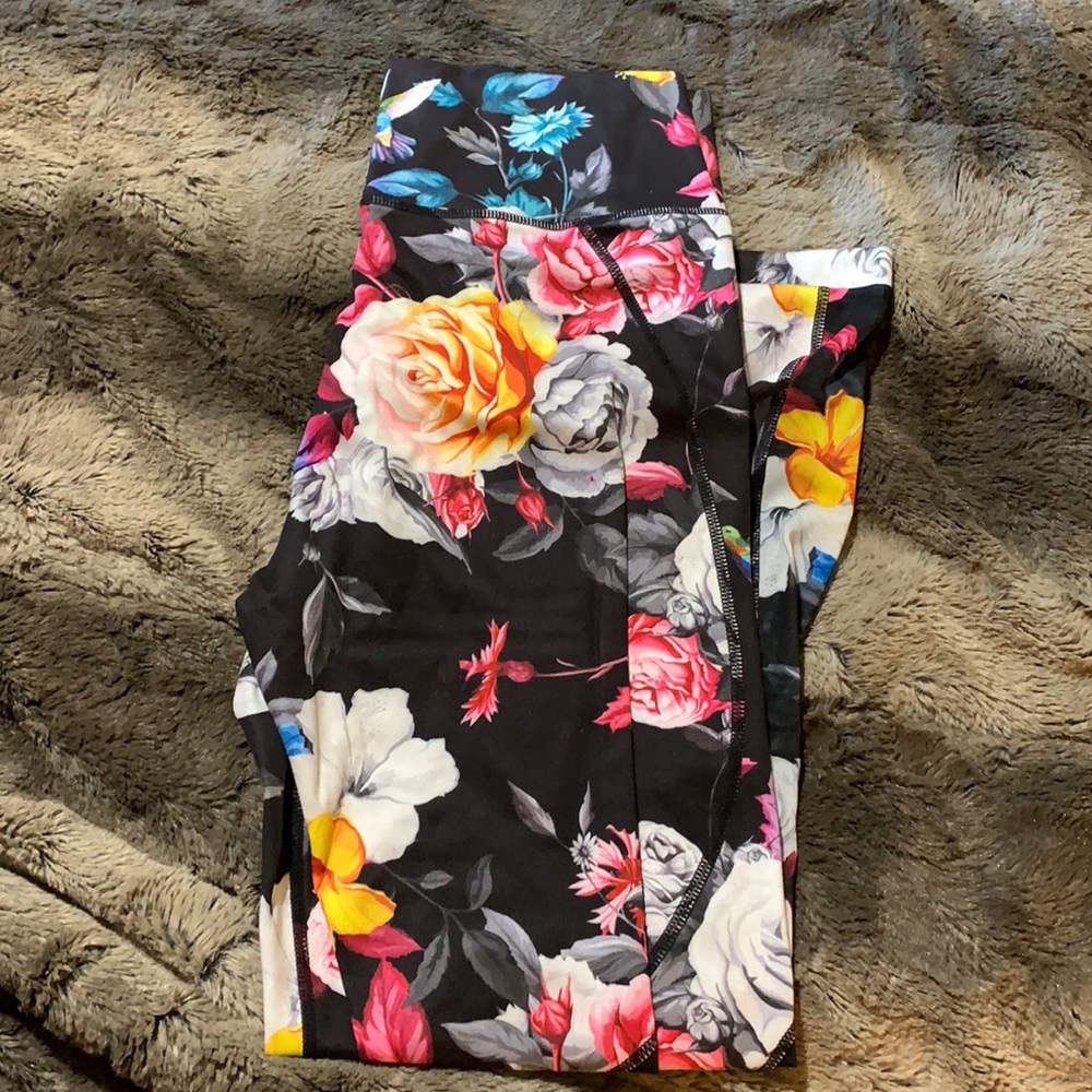 Zyia Flower Mesh Gem